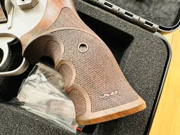 285 UNIVERSAL — Miniature 4