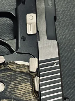 P220 EQUINOX — Miniature 3