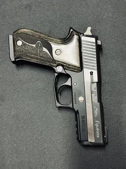 P220 EQUINOX — Miniature 4
